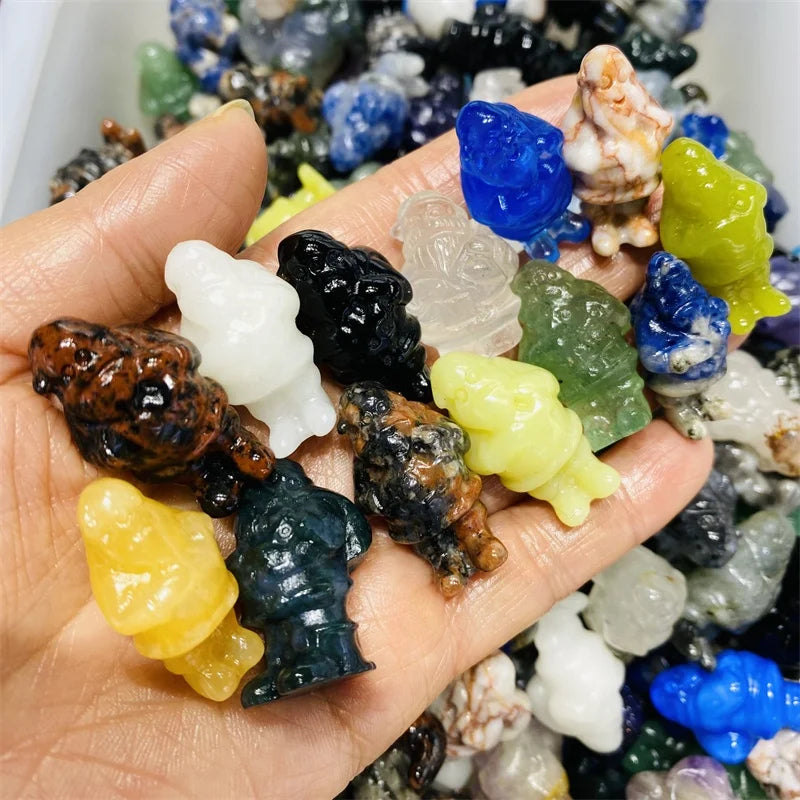 Hot Sale Natural Crystals Father Christmas Carving Mix Materials Crystal Carved Santa Claus for Christmas Gifts