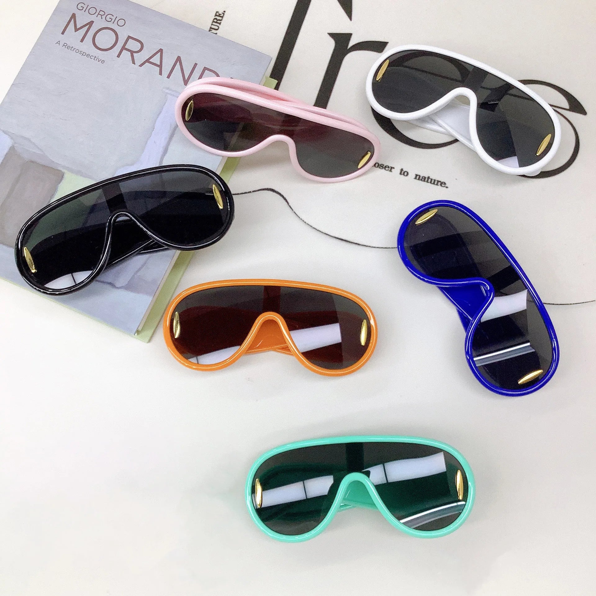 Top Designer Shades Famous Brands Luxury Stock Uv400 Y2k Beach Oversized One Piece Futuristic Kids Sunglasses 2025