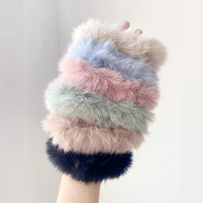 Autumn and Winter INS Fashion Warm Plush Hair Scrunchies Sweet High End Wholesale Plush Scrunchies Plush Animal Scrunchy 2021