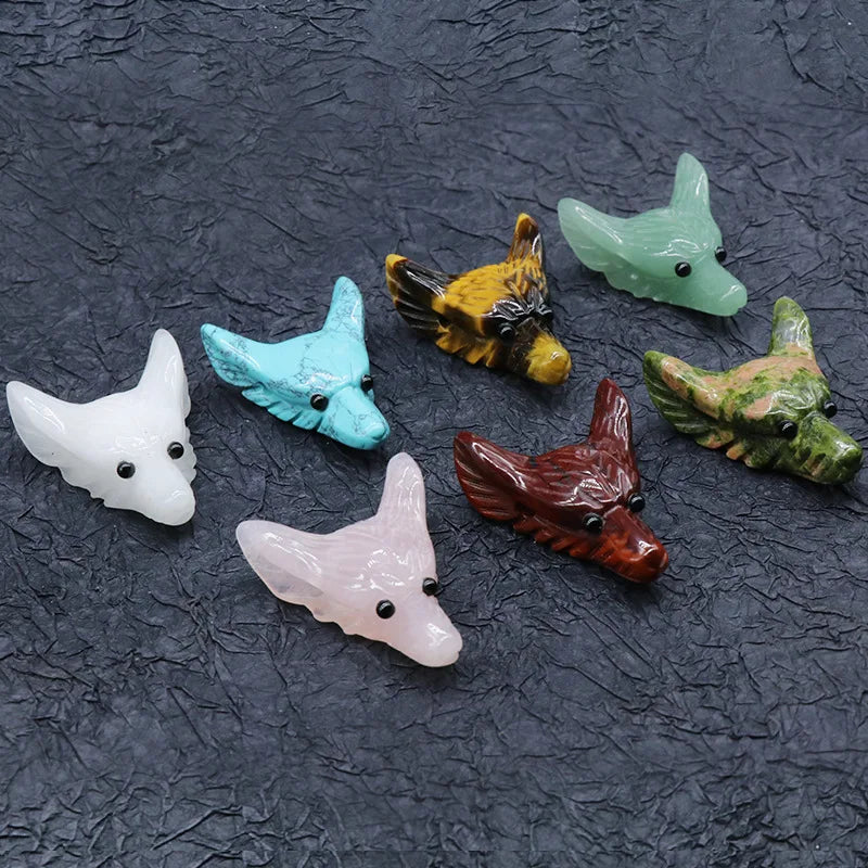 Huiying Wholesale hand carved crystal carving animal folk crafts crystal Wolf Head for decoration crafts