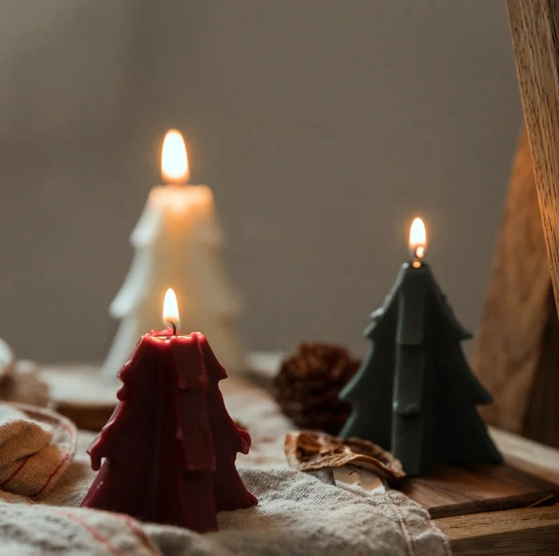 Custom Soy Wax Scented Christmas Tree Shape Candle for Home Decor for Holidays and New Year-Beeswax Material