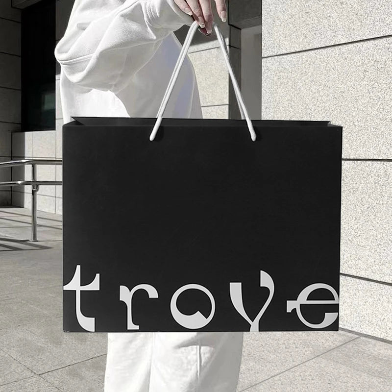 Custom Wholesale Gift Clothing Shopping Packaging Personalized Eco Friendly Black Paper Bag with Handle