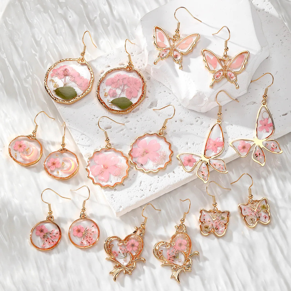 Elegant Multistyle Cherry Blossom Rose Daisy Flower Hook Earrings Resin Dried Flower Butterfly Round Pendant Earring for Women