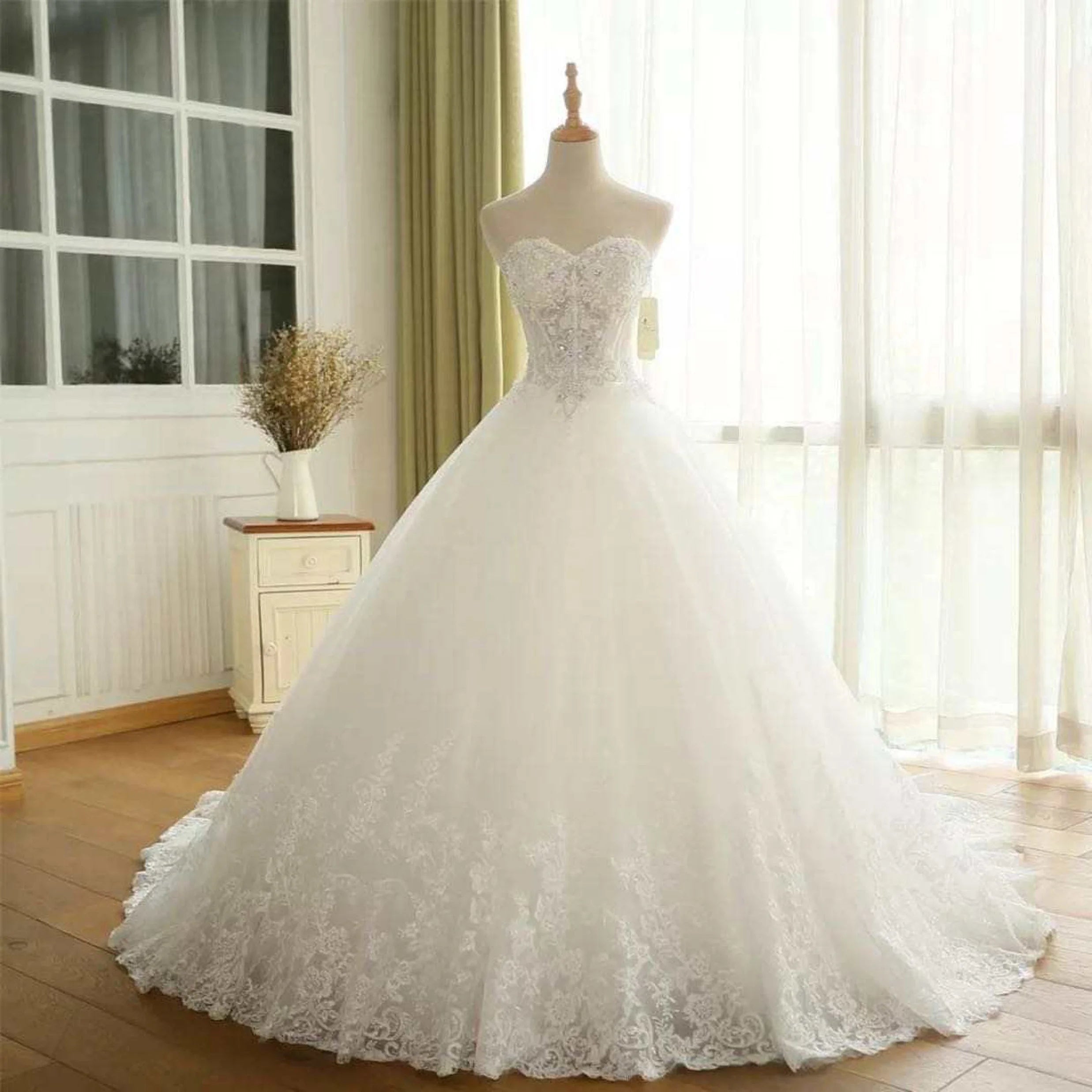 2024 New Luxury Beaded Wedding Dress White a Line Beaded Tulle Lace Wedding Dress Simple Strapless  Fairy Wedding Dress