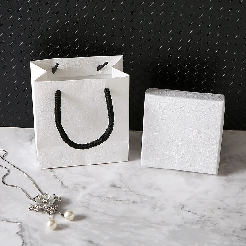High End Stock Gift Bag Black White Paper Bag for Jewelry