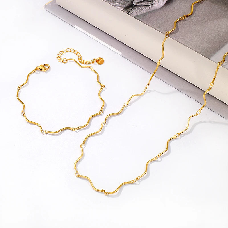 Fashion Stainless Steel Jewelry Wholesale 18K Gold Plated Waterproof Minimalist Wave Link Chain Ladies Necklace Bracelet Set