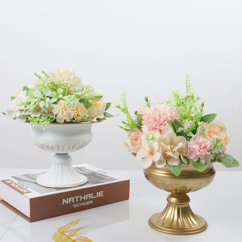 Factory Wholesale European Vintage Iron Flower Arrangement Metal Vase