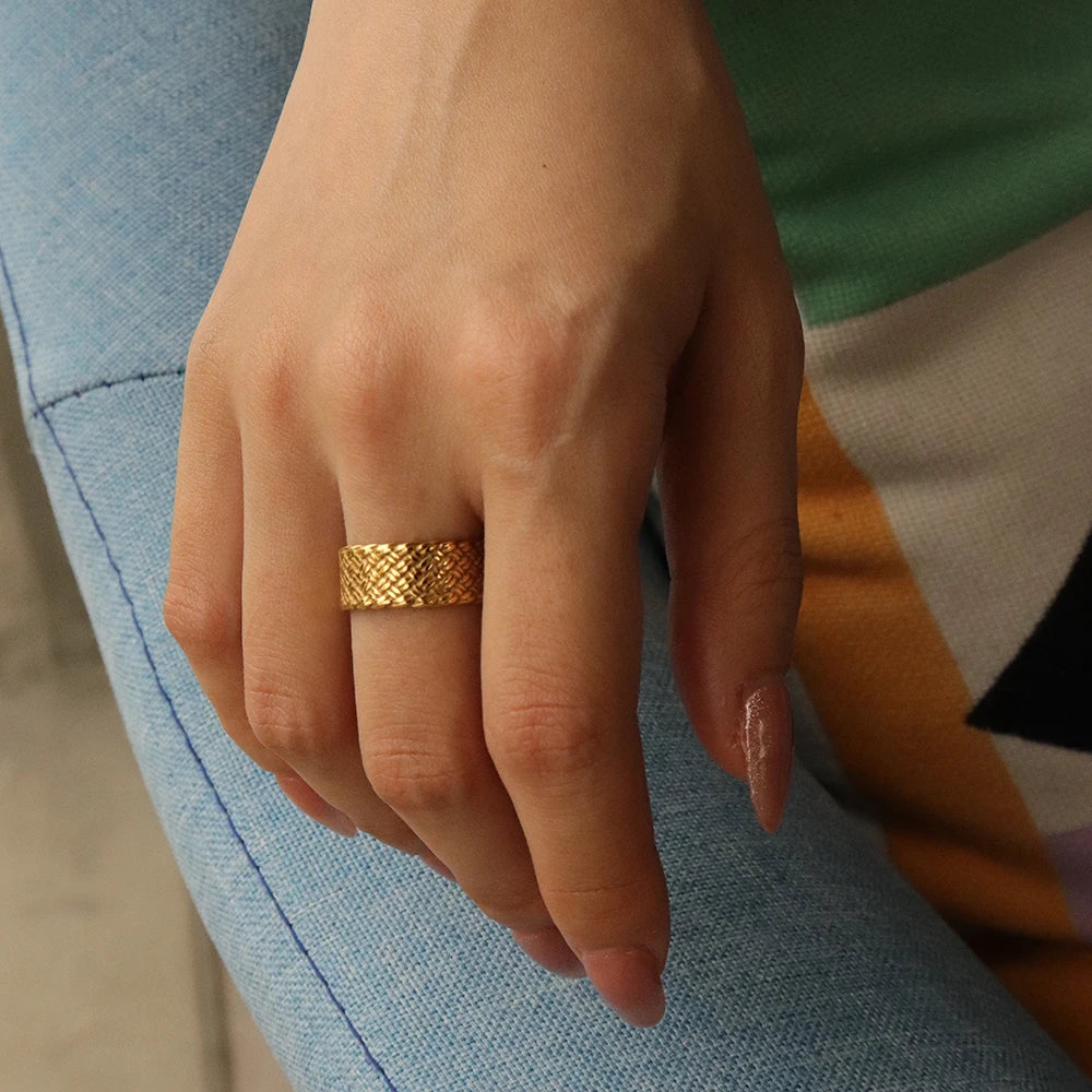 Chris April in Stock PVD 18K Gold Plated Personalized Wide Version Braided Mens Ring with 316L Stainless Steel Material