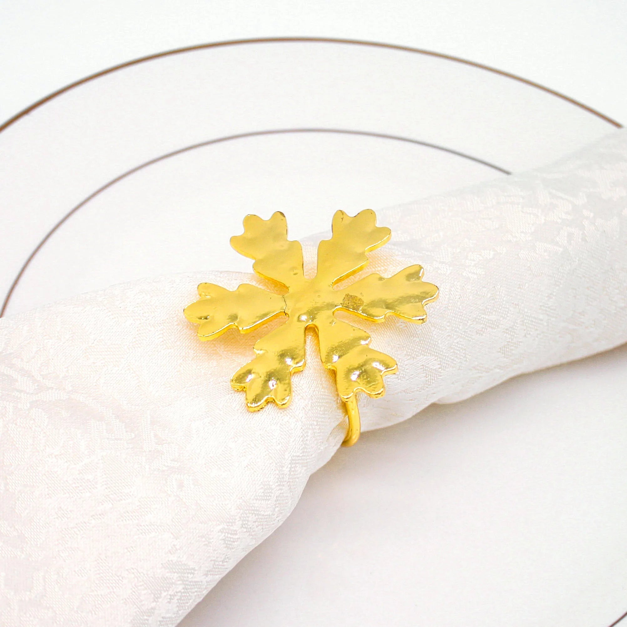 Wholesale Luxury Gold Metal Napkin Holder Snowflake Napkin Ring Table Accessories Christmas Party Stocked Serviette Decoration