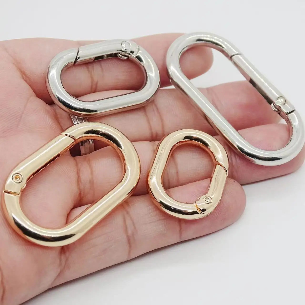 Golden Color of Oval O Ring Snap Hook Spring Clip Keychain Carabiner