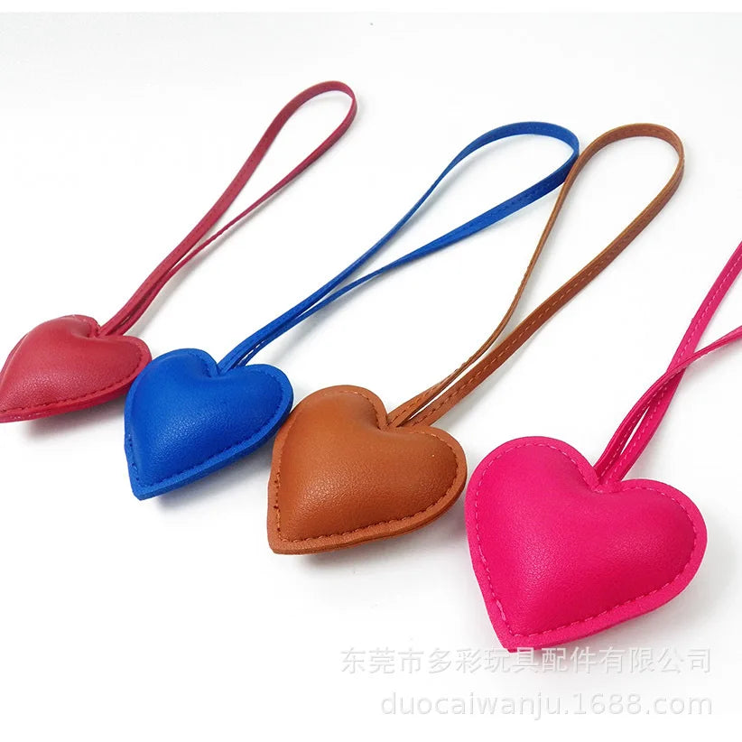 Leather Keychain love Heart Tags Embossesd hang Car Keychains Bag Pendant Key Ring Accessories Ornament Wristlet Bag Charms