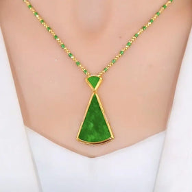Trendy Green Agate Shape Skirt Pendant Necklaces Gold Jade Stone Quartz Women Jewelry Necklace Pendant for Women Girls