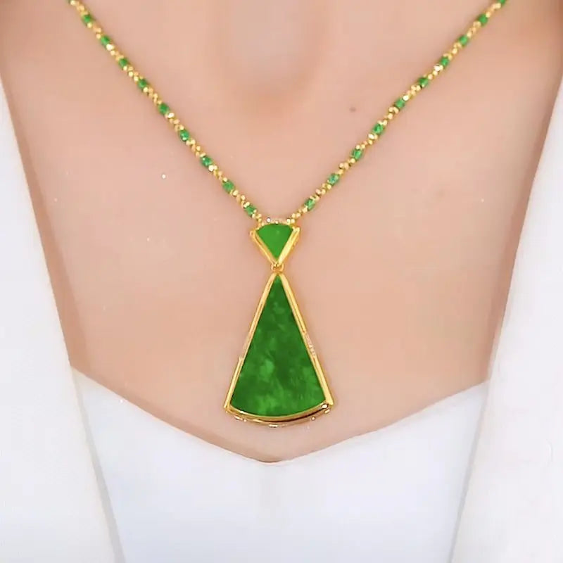 Trendy Green Agate Shape Skirt Pendant Necklaces Gold Jade Stone Quartz Women Jewelry Necklace Pendant for Women Girls