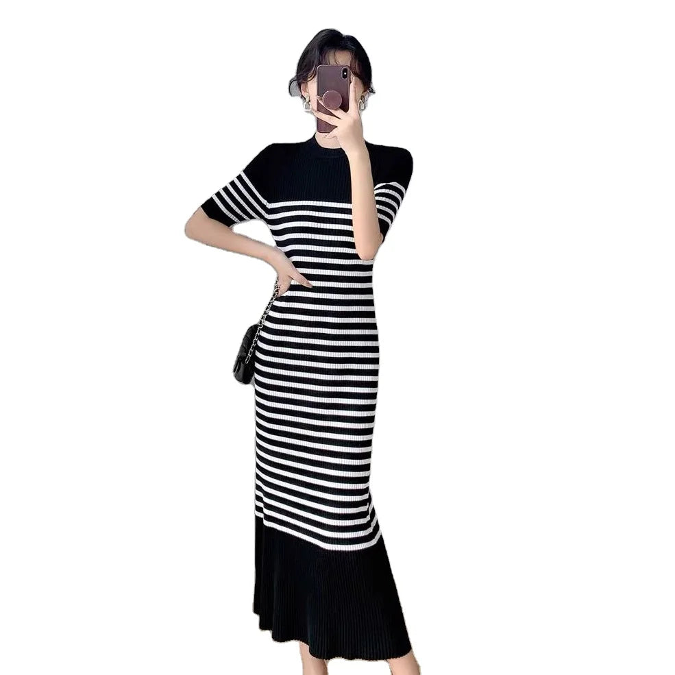 Summer New Korean Style Knee-length Temperament Dress Black and White Contrast Striped Slim Knitted Dress for Women
