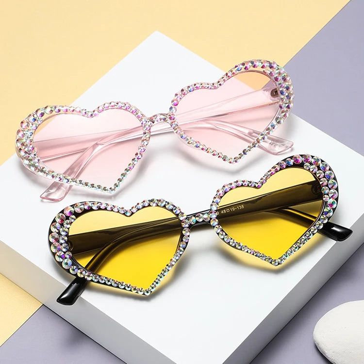 Women New Design 2025 Colorful Oversized Shades 2025 Pink Heart Fast Glasses Rhinestone Fashion Sunglasses for Ladies