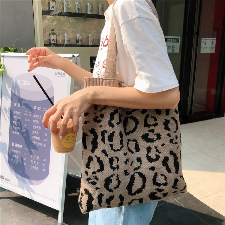 Hot Sale Retro Fashion Tote Bags Women Autumn Winter Spring Summer Portable Shoulder Bags Woven Solid Color