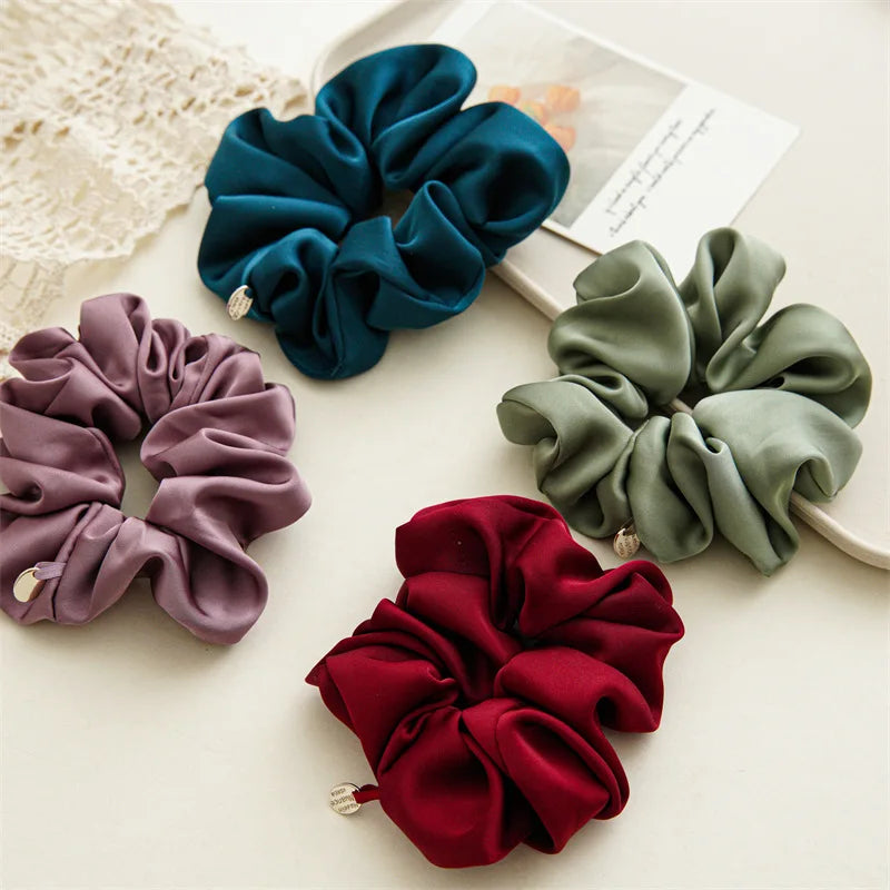 High-quality Satin Scrunchie Solid Color Custom Metal Tags