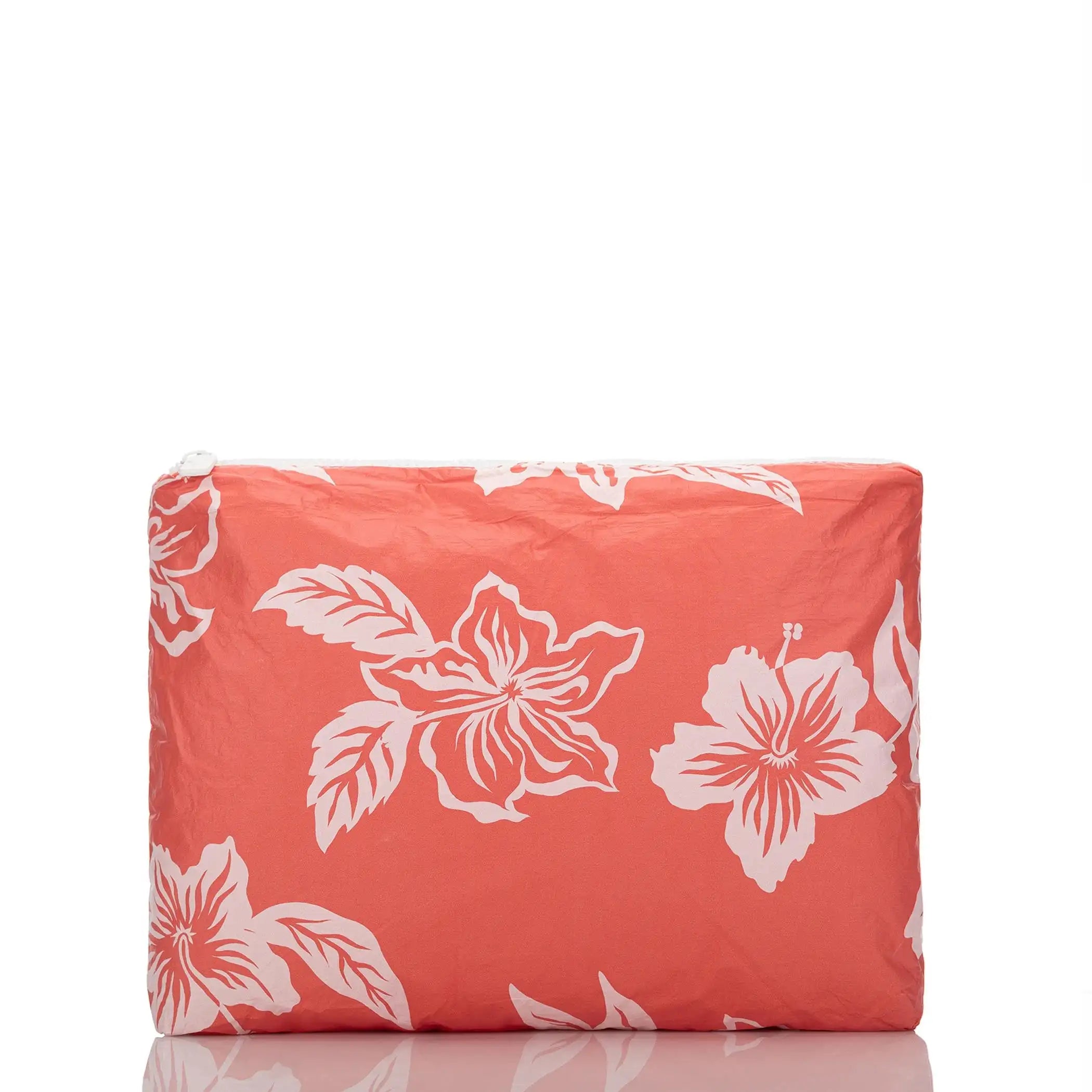 Keep Your Wet Stuff Separate and Your Dry Stuff Dry Soft Tyvek Zipper Pouch OEM ODM Summer Coated Tyvek Pouch