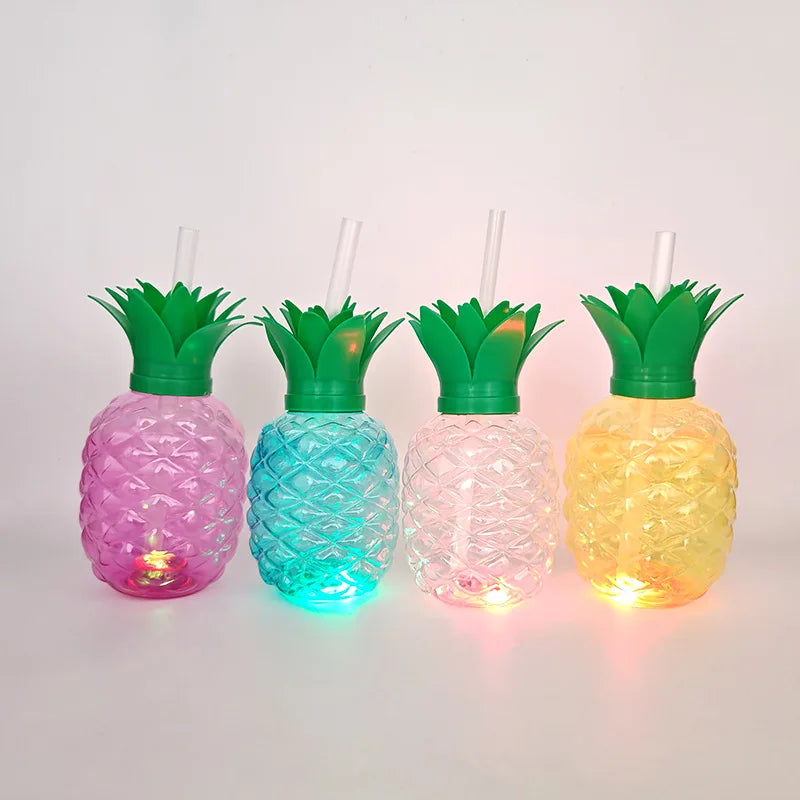 Wholesale Cute Pineapple & Strawberry Shaped 500ml PET Plastic Water Cup with Straw for Cold Drinks & Juice