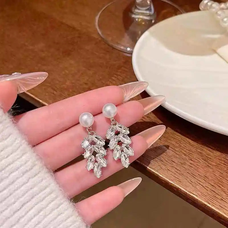 High Quality 7-8mm Natural Freshwater Pearl Earrings Latest Popular Sparkling Wheat Ear Crystal Jewelry for Girls