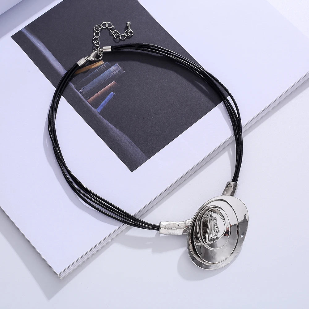 TongLing European Black Stand Short Necklace Vintage Circular Pendant Necklace for Women Girl Daily Life