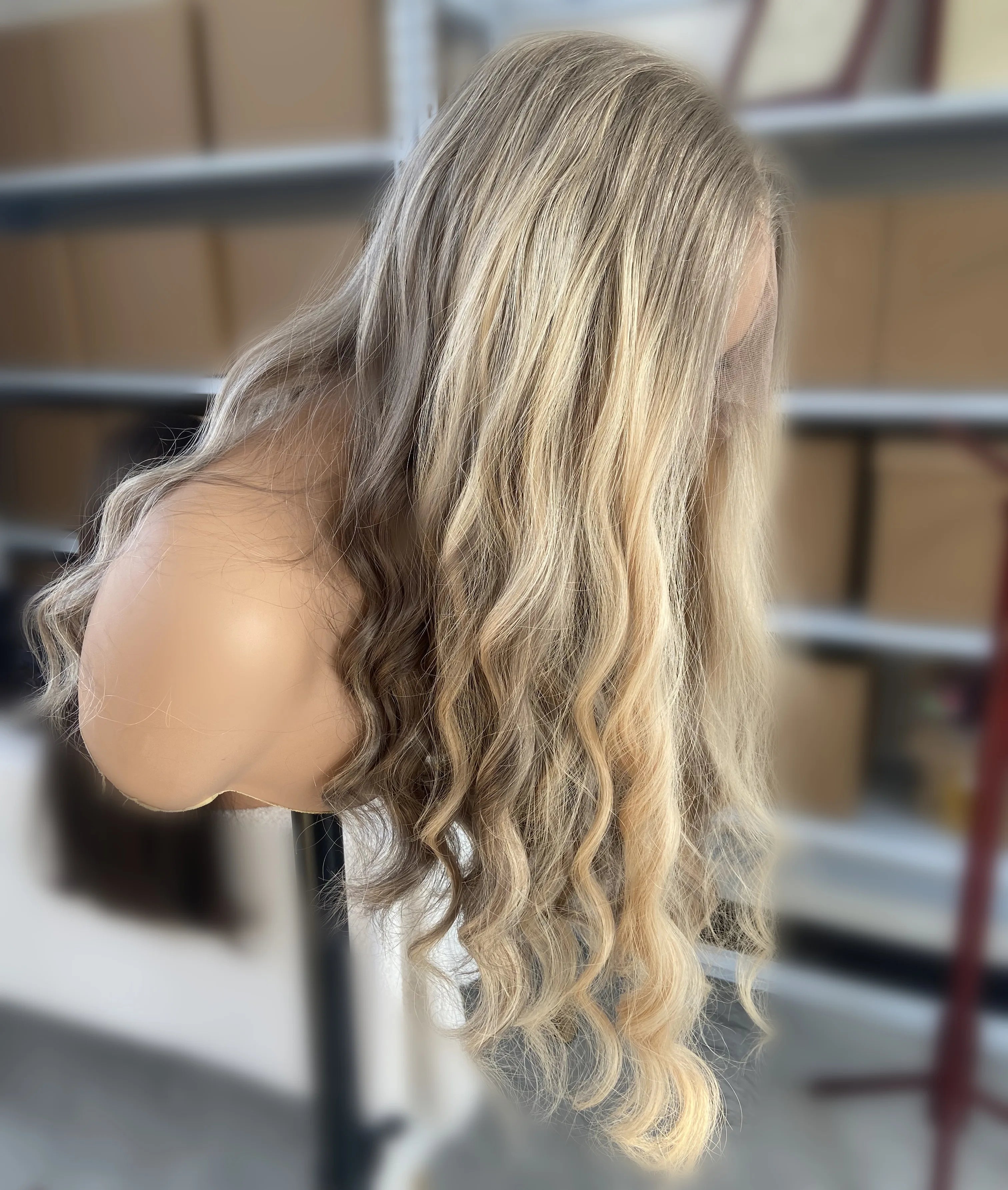 Highlights Blonde Color Body Wave Lace Wig Virgin European Human Hair Wig Cuticle Aligned Lace Front Wig for Women