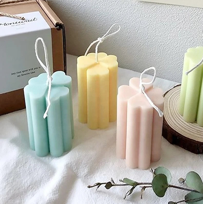 Handmade Custom Four-leaf Clover Scented Soy Wax Pillar Candle Natural Modern Home Decor Holiday Gifts for Mother's Day