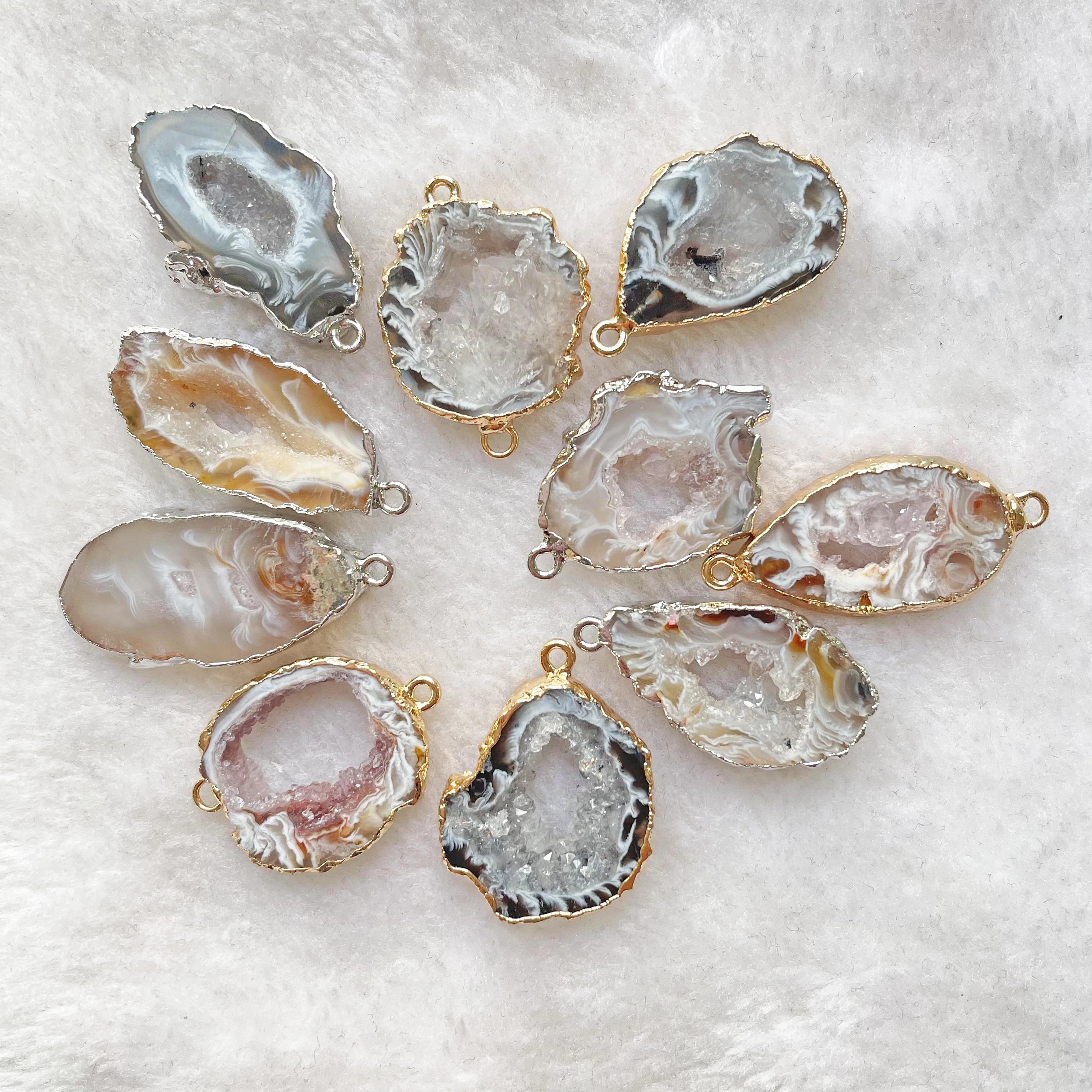 Wholesale Natural Crystal High Quality Hand Carving Folk Crafts Different Colour Agate Geodes Pendant for Necklace