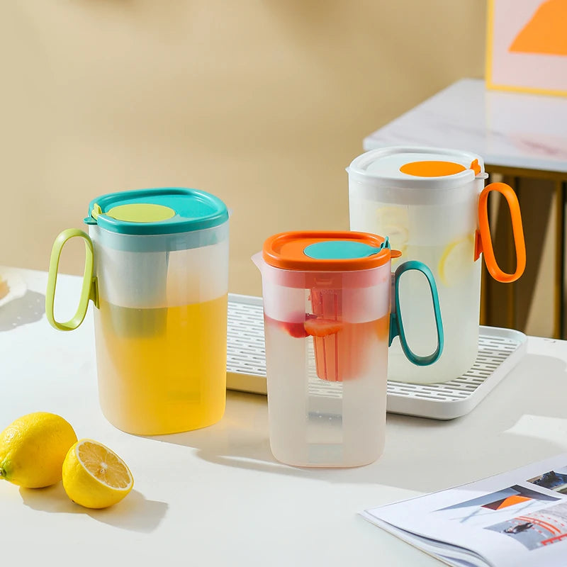 BPA-Free 1550ml PP Pitcher Infuser Filter Lid Cheap Fruit Tea Strainer Measuring Scale Plastic Hot/Cold Water Tea Pots Kettles