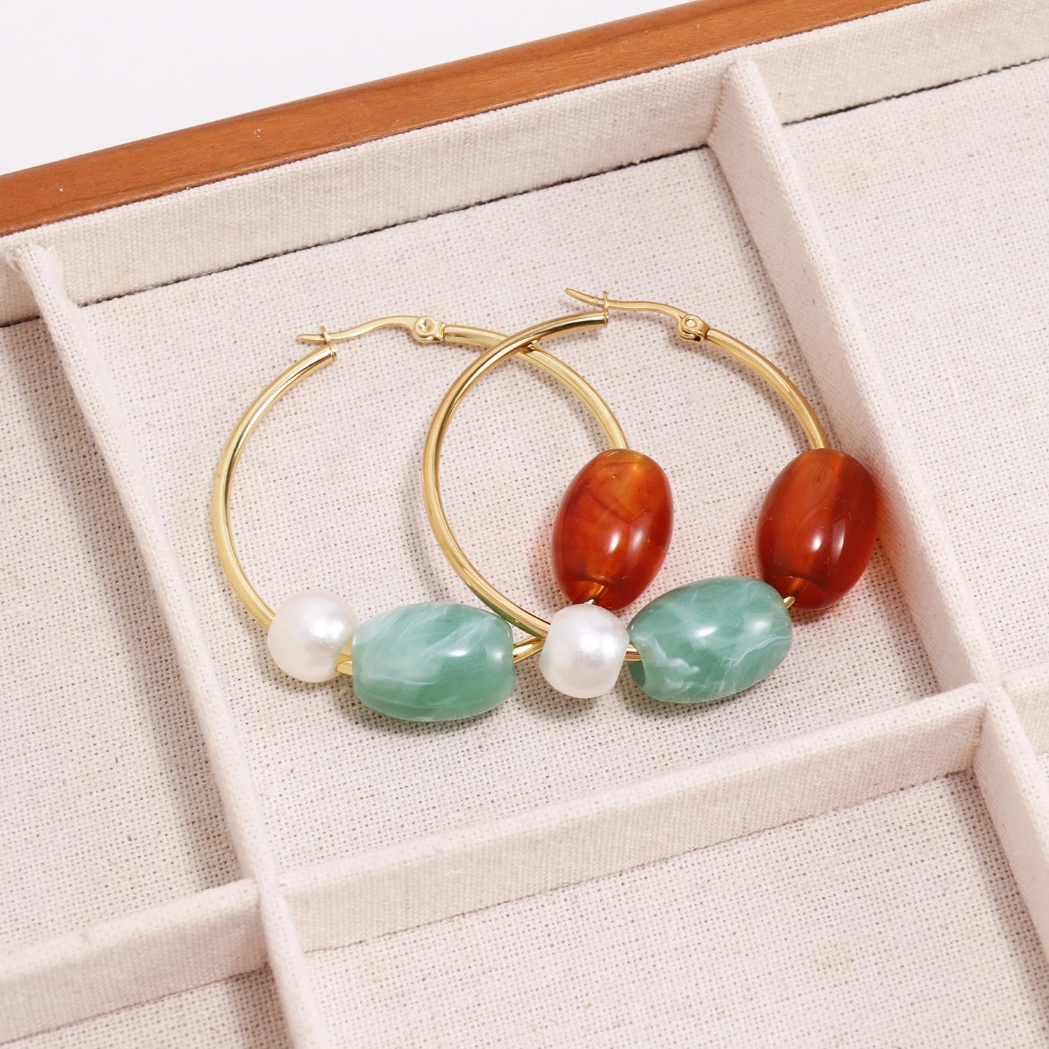 Maiou Trendy New Arrival Original Design 18K Gold Plated Resin Big Beads and Stainless Steel Hoop Earrings for Women Jewelry