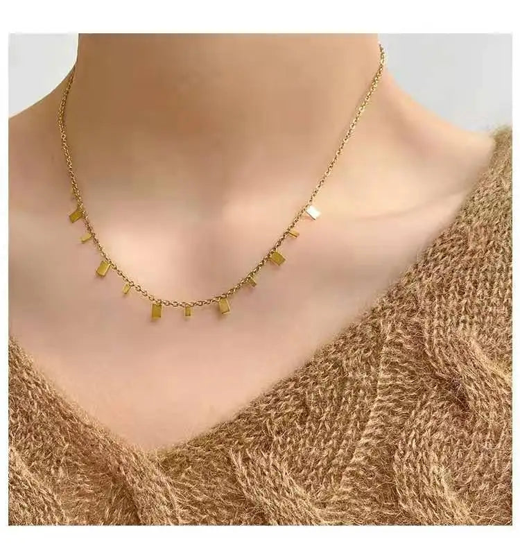 2023 New Fashion Ins Geometric Pendant 18k Gold Plating Chain Necklace