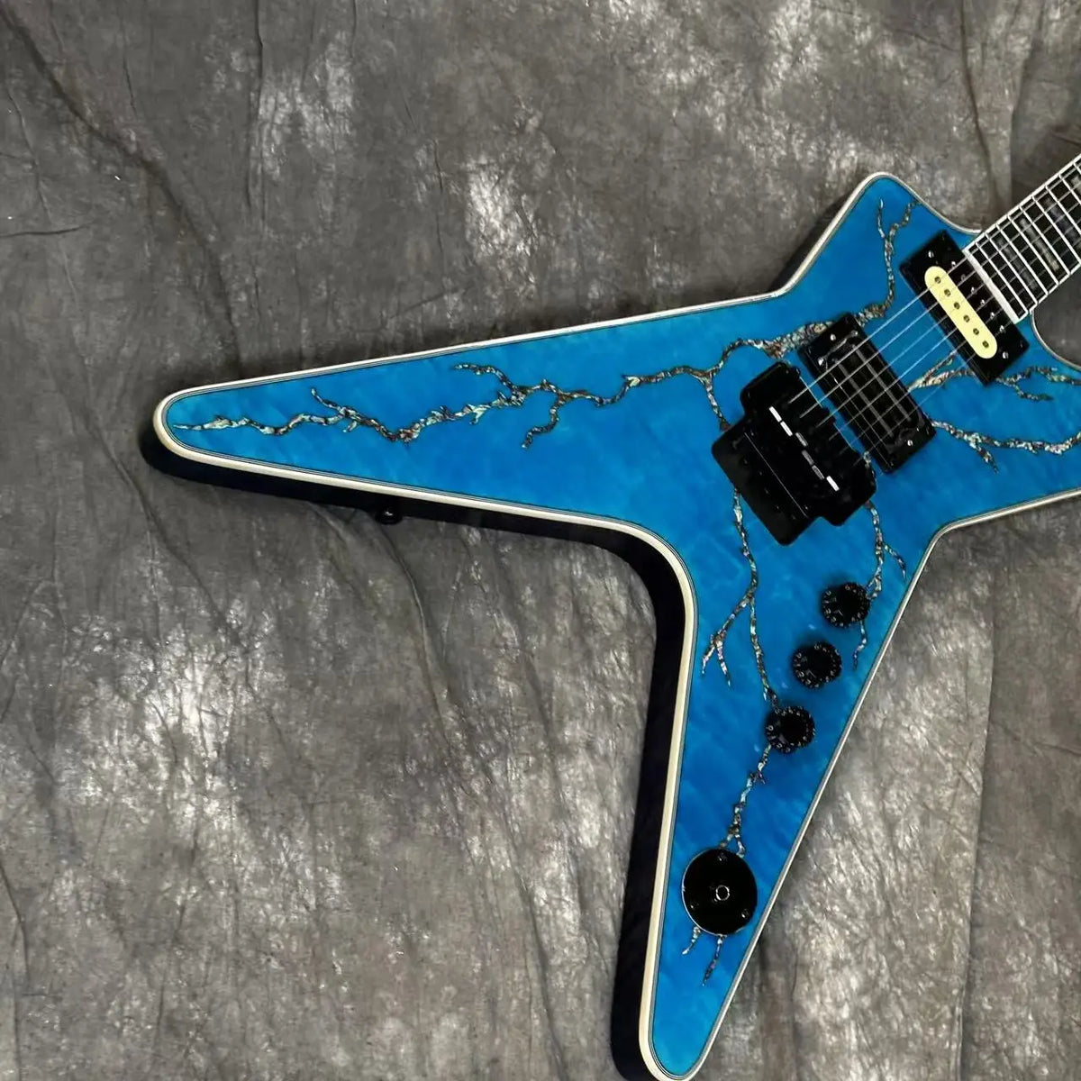 Blue Wash.bu.n Solid Wood Electric Guitar Maple Neck Shell Inlay Lighting Bridge Tremolo Fast Shipping MegaBDM