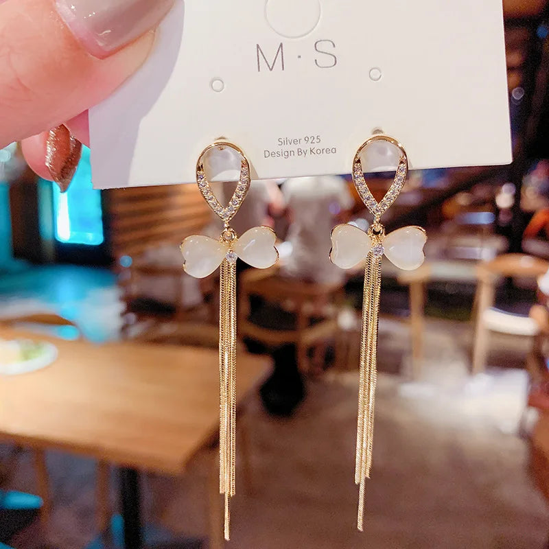 2023 Hot Alloy Metal Butterfly Tassel Earring Korean Version Gold Plated Stud Long Drop Zircon Earrings for Girls