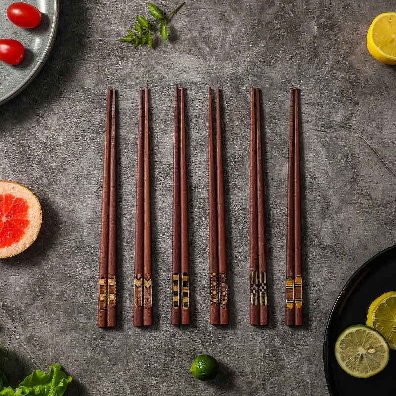 New Japanese and Korean Creative groove Stickers Walnut Wood Chopsticks Solid Wood Pointed Natural Wood Chopsticks Custom logo