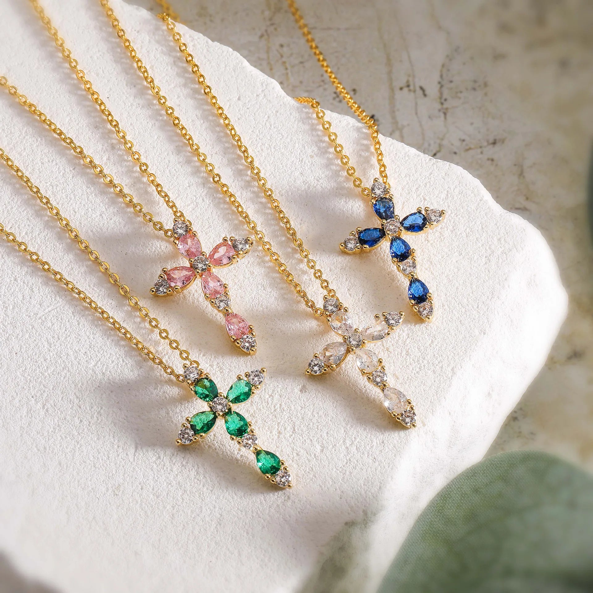 2025 Fashion Cubic Zircon Faith Cross Pendant Necklace 18K Gold Plated Necklace Religious Jewelry for Women Girls