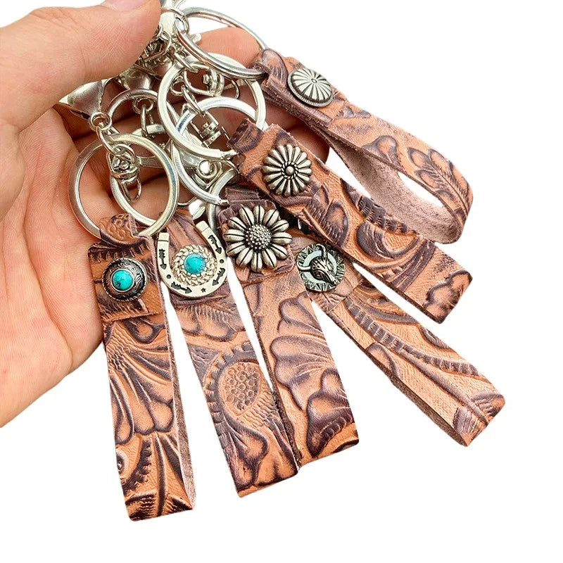 Retro Western Keychain Embossed Cowboy Leather Keychain Bohemian Wrist Strap Car Keyring Pendant Engraved Cowhide Band Key Chain