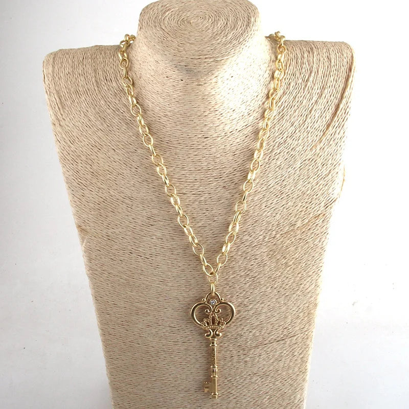 Fashion Bohemian Customs Jewelry Women Gold Links Chain Crown Leaf Ladybug Pendant Valentine Love Key Necklace Wholesale
