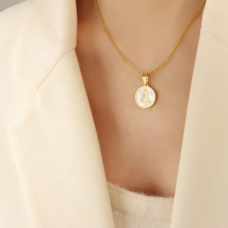 Non Tarnish Waterproof Fashion Jewelry Necklace 18K Gold Plated Stainless Steel 26 Letters Shell Disk Pendant Necklace for Women