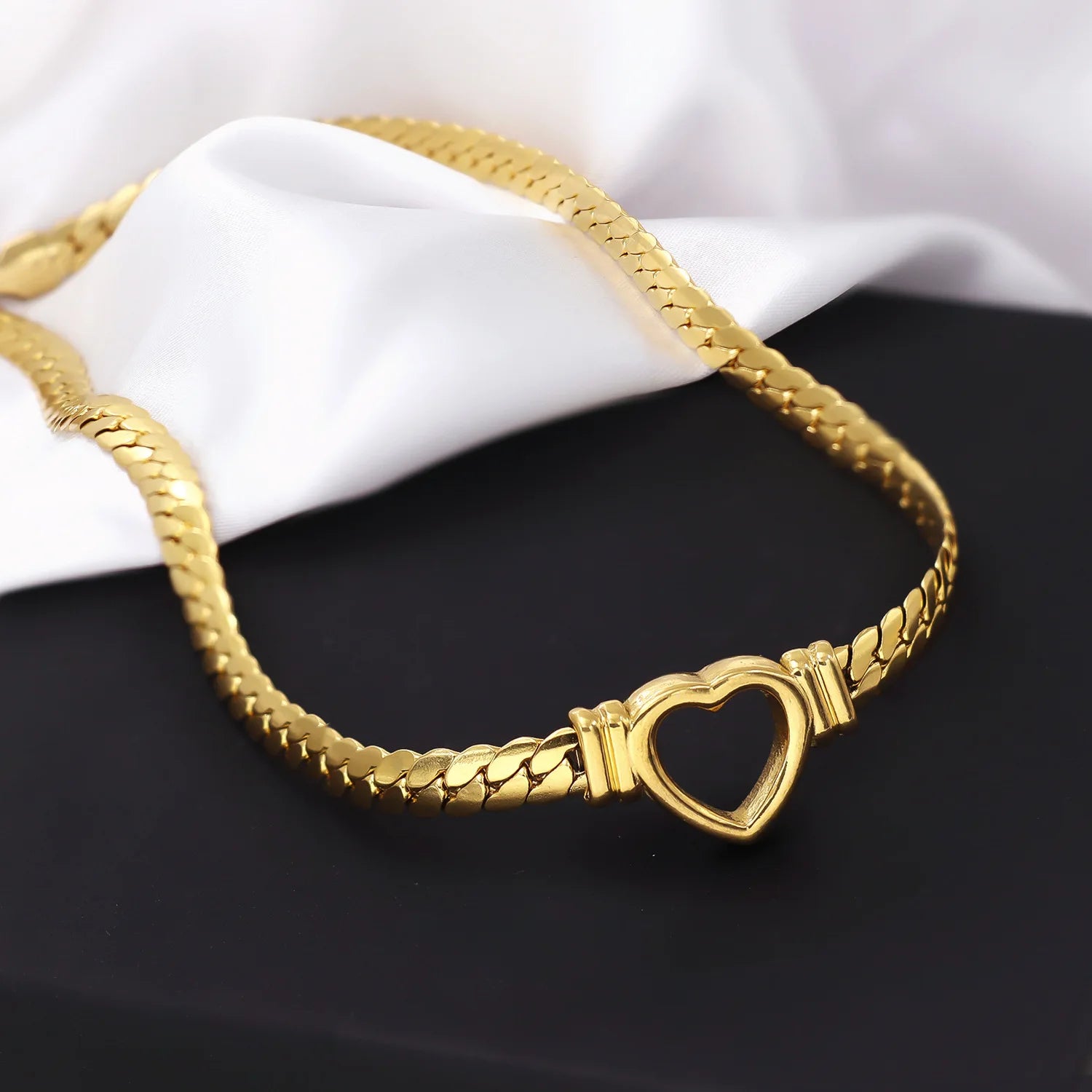 2023 Stainless Steel Thick Necklaces Snake Chain Heart Chocker Necklace
