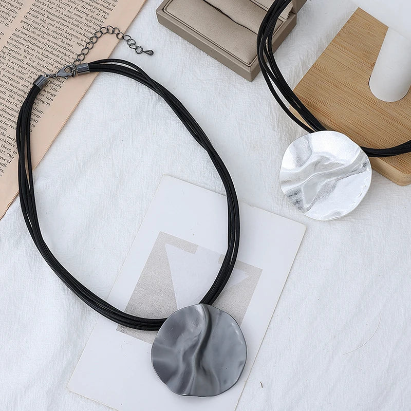 TongLing Black Nahlock Textured Circle Necklace Women Simple Jewelry Dainty Layered Choker Necklaces