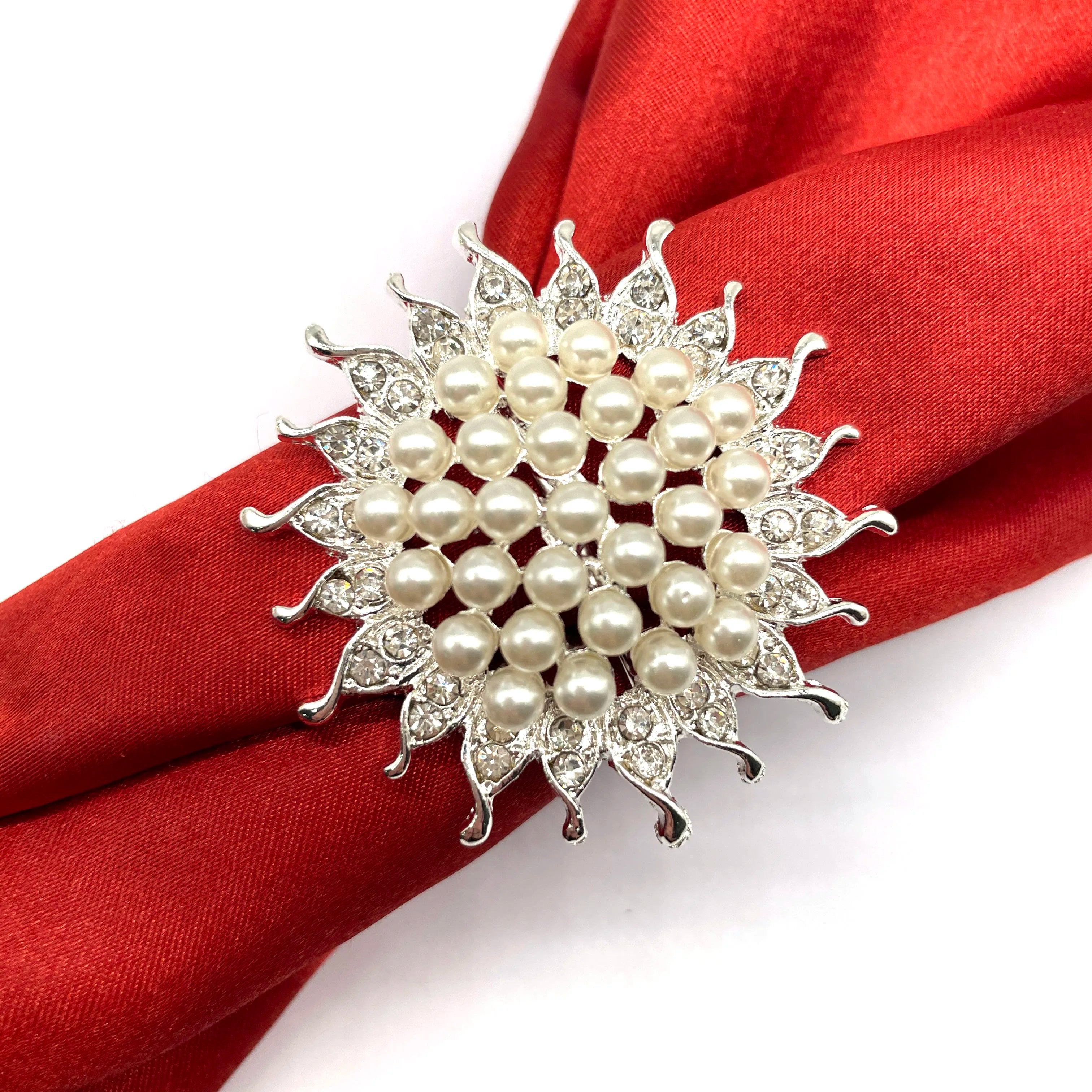 Elegant  Rhinestone Napkin Rings Pearl Accents Luxury Metal Napkin Holders for Parties Resin for Christmas for Restaurants