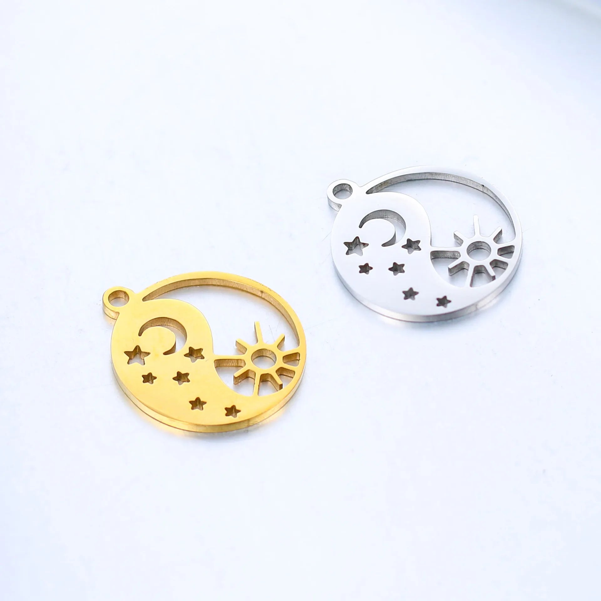 Customize Stainless Steel Gold Plated Sun and Moon Pendants for DIY Necklace Charms Valentine Gift Heart