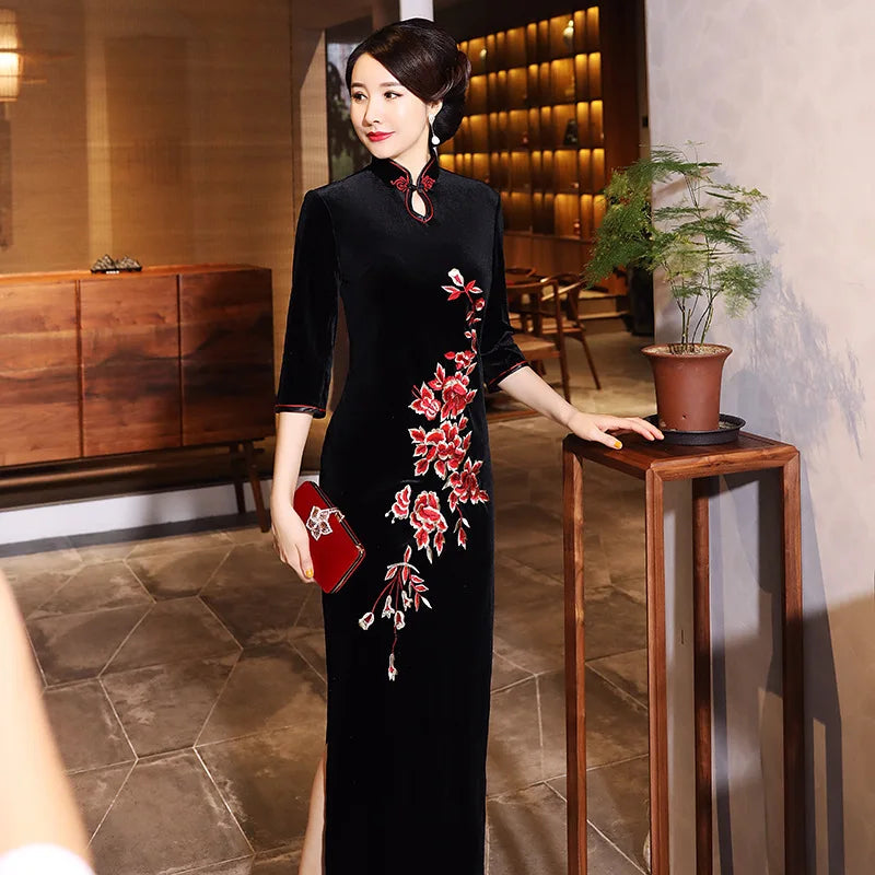 Canary Retro Improved Embroidery Long Large Size Middle-aged Elderly Show Tang Suit High-grade Performance Cheongsam