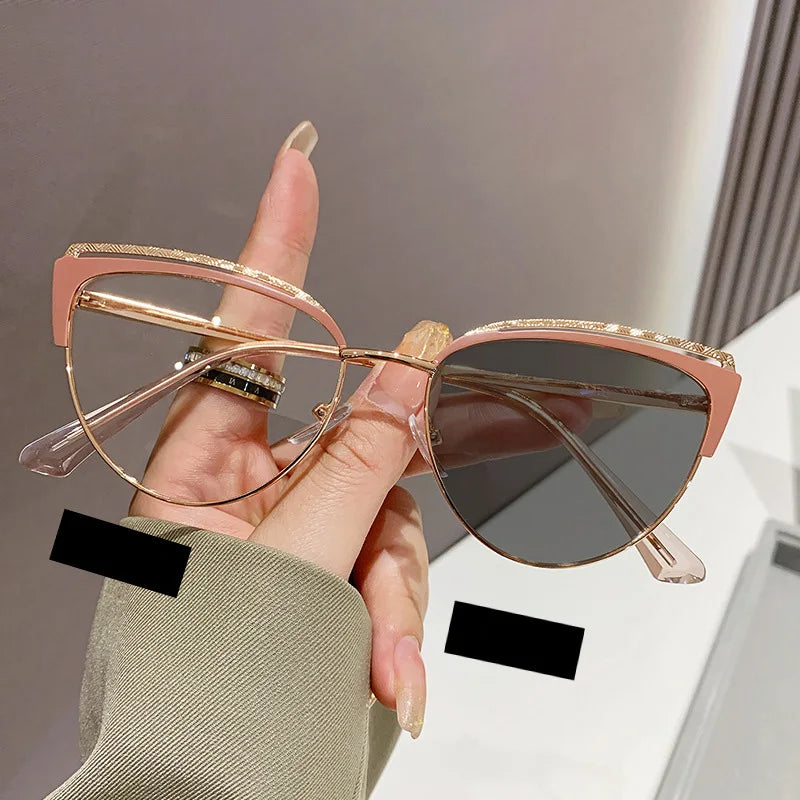 Blue Anti Light Reading Glasses Photochromic Cat Eye Metal Glasses Wholesale Manufactures Photochromic Glasses Fashion Women