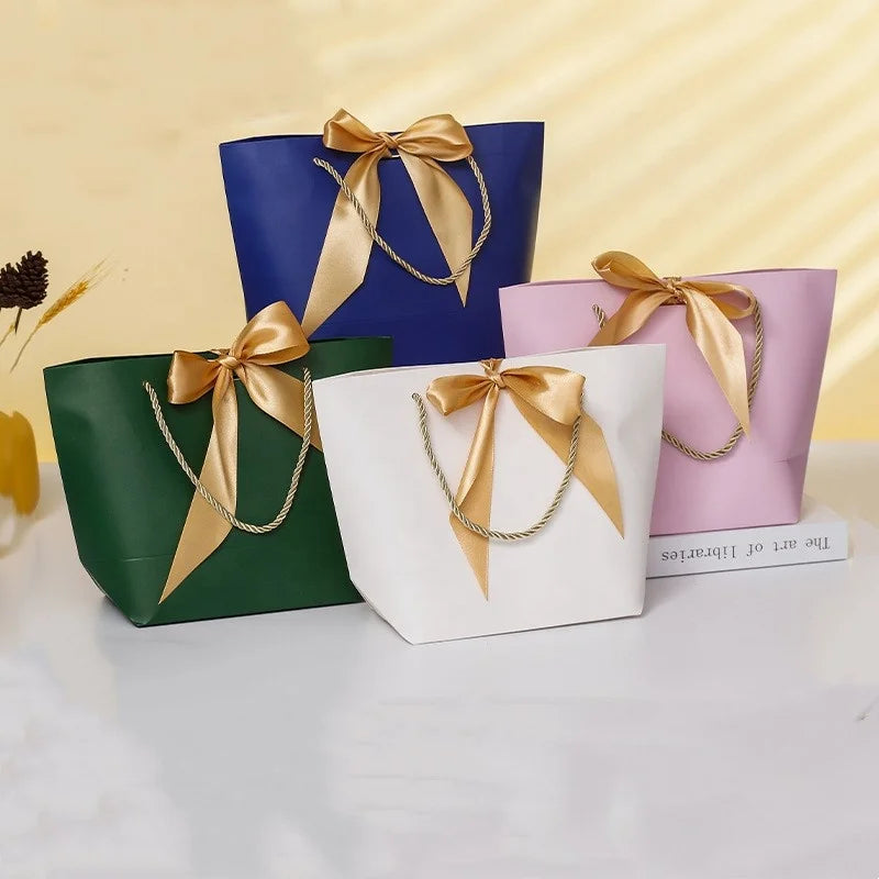 Foldable Paper Bags with Handle Clothing Boutique Shopping Bag With Logo Gift Paper Bag Wholesales