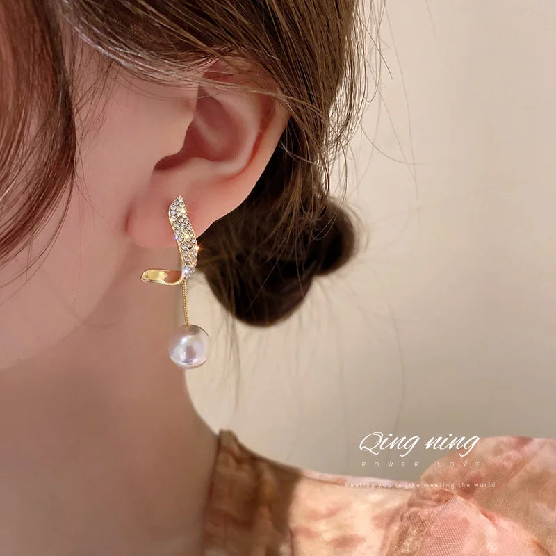 Fashion Women Jewelry 18K Gold Plated Earrings Long Line Round Pearl Earrings With Crystal