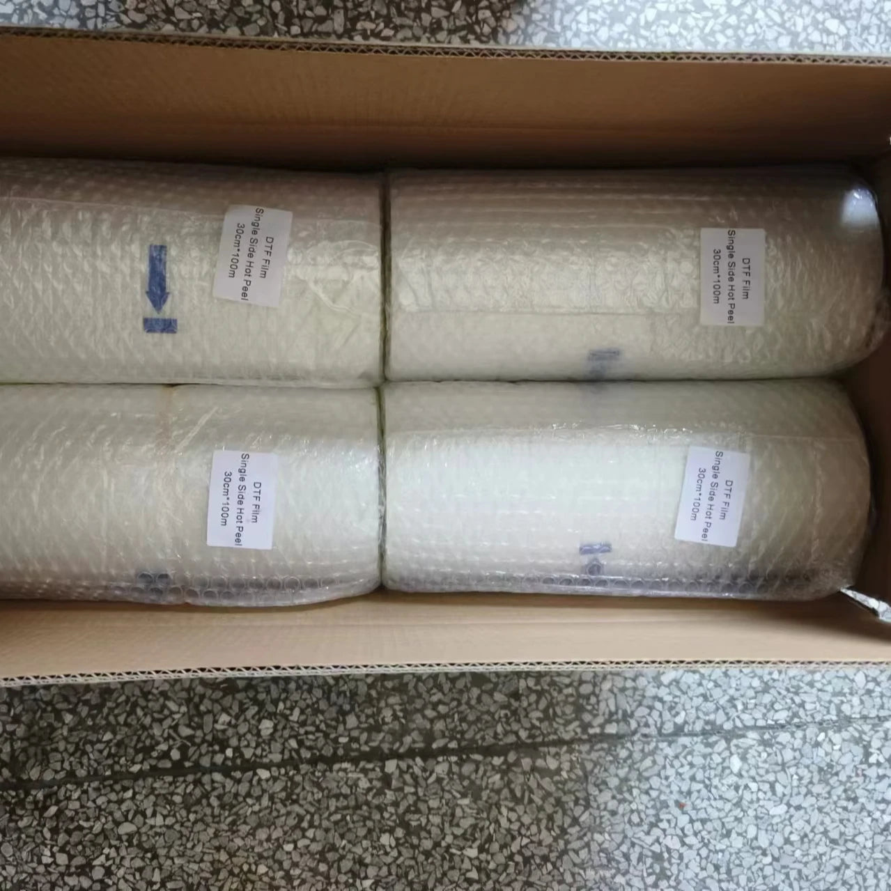 Factory Supply High Glossy Instant Hot Peel Heat Transfer PET Printing Film DTF Film Roll 30cm 33cm 60cm Work for T -Shirt
