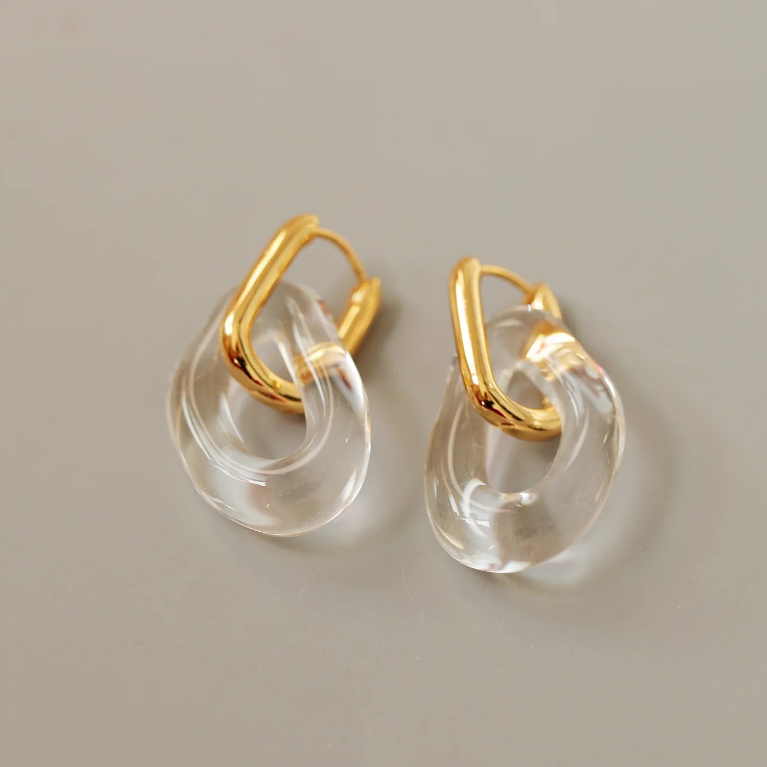 Atmospheric Freshwater Pearl Stud Earrings 18K Gold Plated Glassy Geometric Transparent Acrylic Hoop Earrings for Girls Women