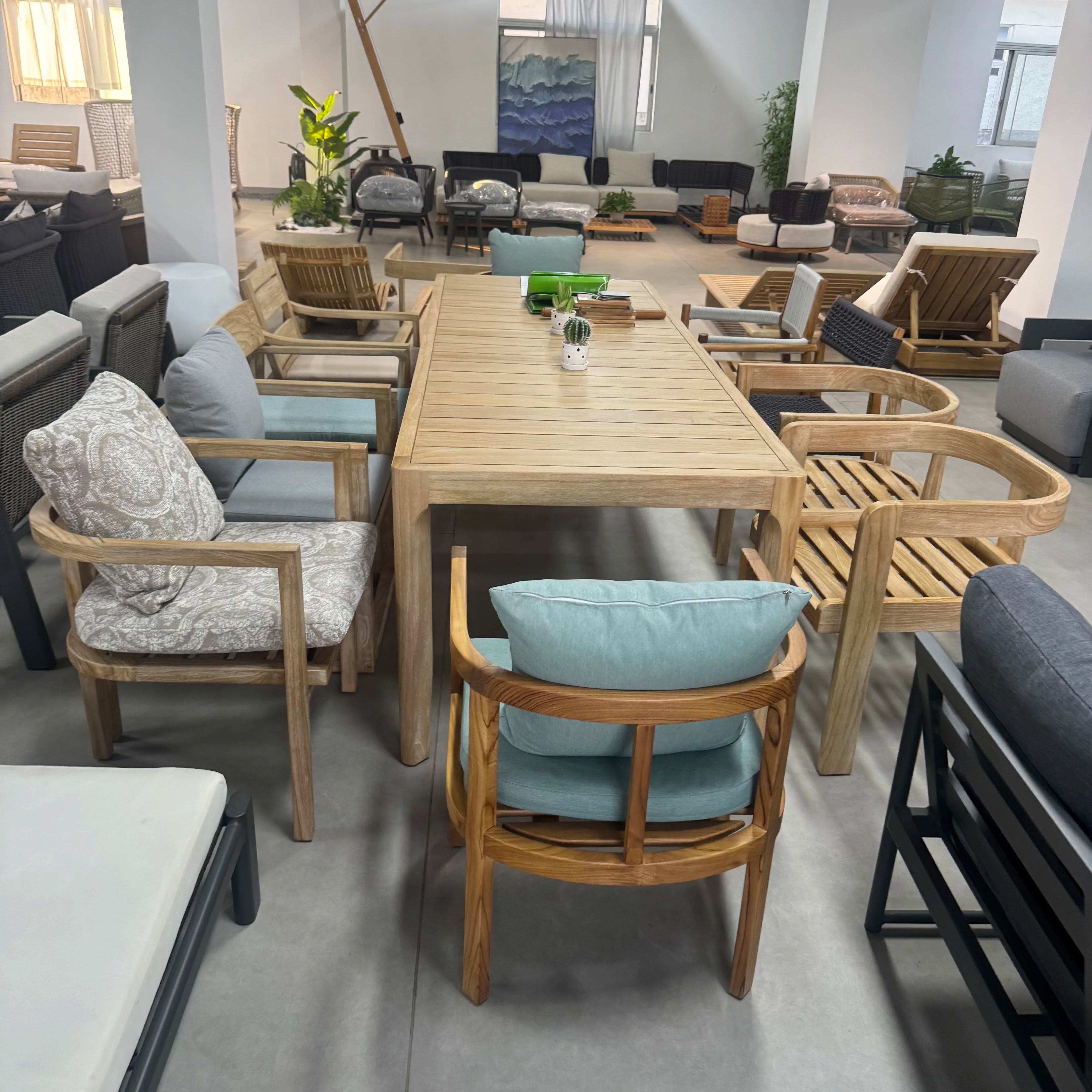 Nordic Modern Outdoor Teak Dining Table Chairs for Villa Courtyard or Outdoor Terrace for Traditional Living Room or Bedroom