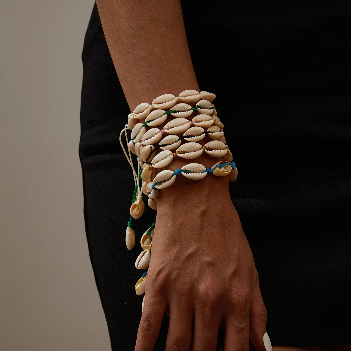 Wholesale Fashion  Handmade Hawaiian Ocean Natural String Bracelet White Shell Weave Bracelets for Women
